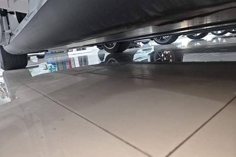 Used Tesla Model Y 2022 Revised Version Rear-Wheel Drive Left Side Sill