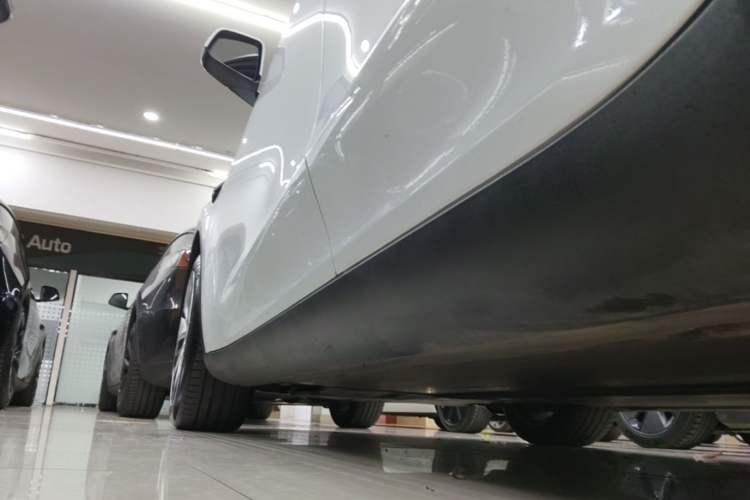Used Tesla Model Y 2022 Rear-Wheel-Drive Version Left Side Sill