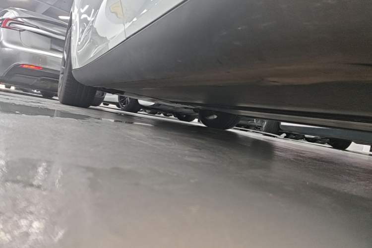 Used Tesla Model Y 2022 Revised Version Rear-Wheel Drive Left Side Sill