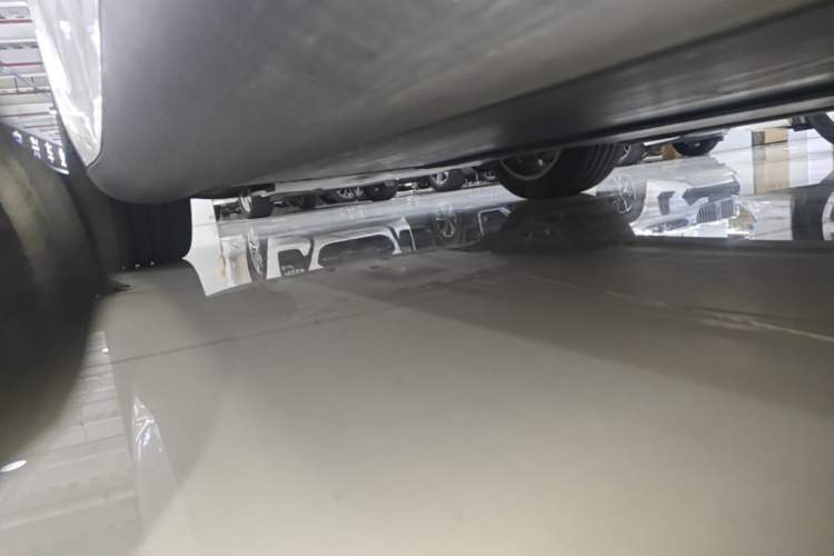 Used Tesla Model Y 2022 Revised Version Rear-Wheel Drive Left Side Sill