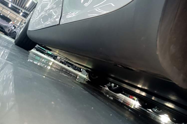 Used Tesla Model Y 2022 Rear-Wheel-Drive Version Left Side Sill