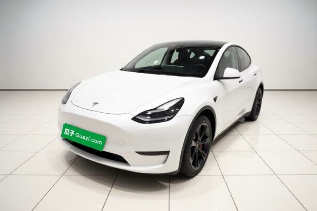 Ojetý Tesla Model Y 2022 Long-Range All-Wheel-Drive Version