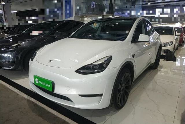 Used Tesla Model Y 2022 Long-Range All-Wheel-Drive Version
