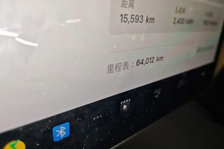Used Tesla Model Y 2022 Revised Version Rear-Wheel Drive Odometer Close Up