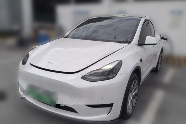 Ojetý Tesla Model Y 2022 Rear-Wheel-Drive Version