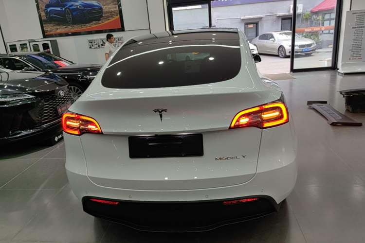 Used Tesla Model Y 2022 Long-Range All-Wheel-Drive Version Rear