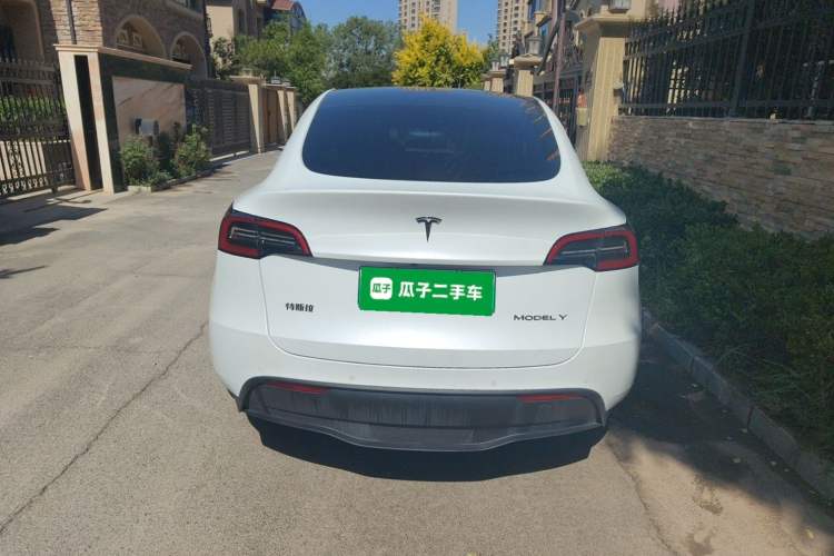 Used Tesla Model Y 2022 Long-Range All-Wheel-Drive Version Rear