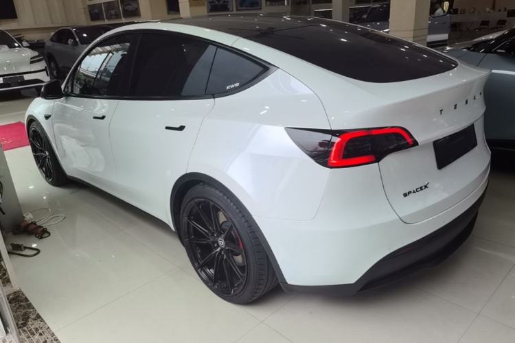Used Tesla Model Y 2022 Performance High-Performance All-Wheel-Drive Version Rear Left 45 Deg