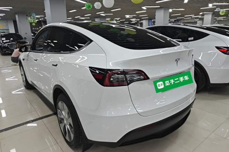 Used Tesla Model Y 2022 Long-Range All-Wheel-Drive Version Rear Left 45 Deg