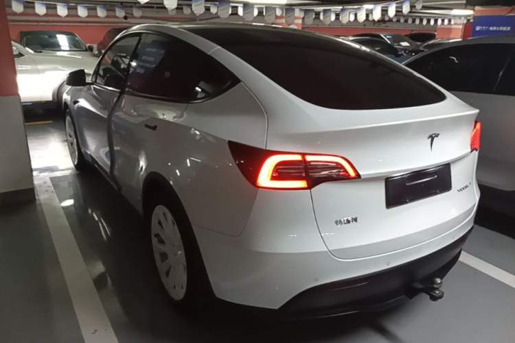 Used Tesla Model Y 2022 Rear-Wheel-Drive Version Rear Left 45 Deg