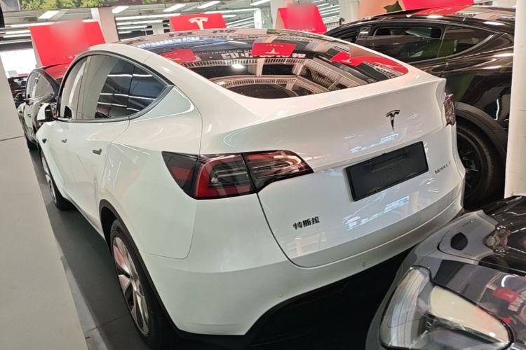 Used Tesla Model Y 2022 Rear-Wheel-Drive Version Rear Left 45 Deg