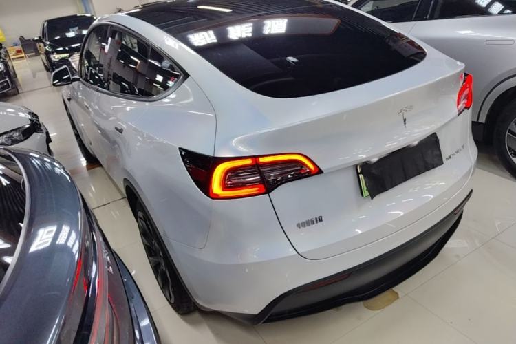 Used Tesla Model Y 2022 Long-Range All-Wheel-Drive Version Rear Left 45 Deg