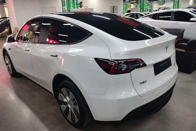 Used Tesla Model Y 2022 Rear-Wheel-Drive Version Rear Left 45 Deg