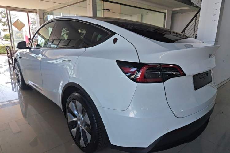 Used Tesla Model Y 2022 Rear-Wheel-Drive Version Rear Left 45 Deg