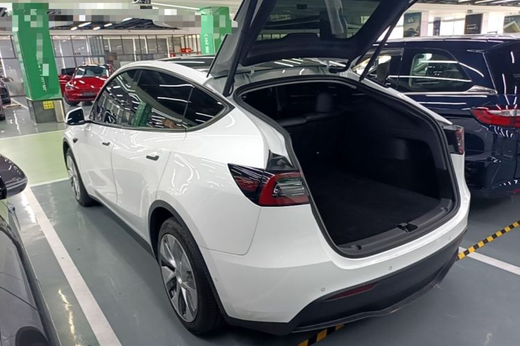 Used Tesla Model Y 2022 Rear-Wheel-Drive Version Rear Left 45 Deg