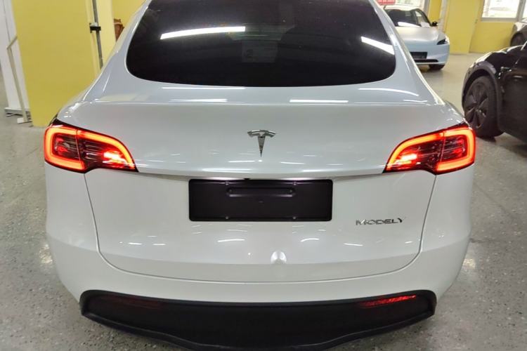 Used Tesla Model Y 2022 Long-Range All-Wheel-Drive Version Rear
