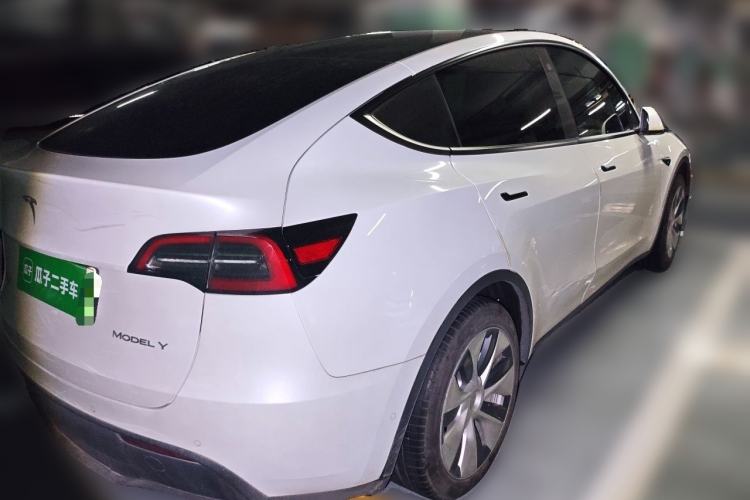 Used Tesla Model Y 2022 Rear-Wheel-Drive Version Rear Right 45 Deg