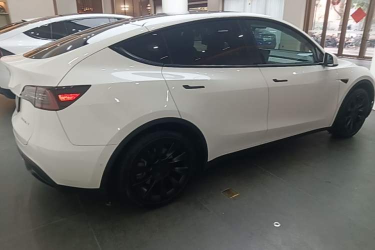 Used Tesla Model Y 2022 Rear-Wheel-Drive Version Rear Right 45 Deg