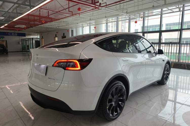 Used Tesla Model Y 2022 Long-Range All-Wheel-Drive Version Rear Right 45 Deg