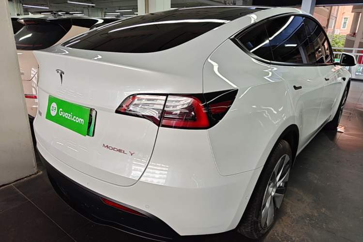 Used Tesla Model Y 2022 Rear-Wheel-Drive Version Rear Right 45 Deg