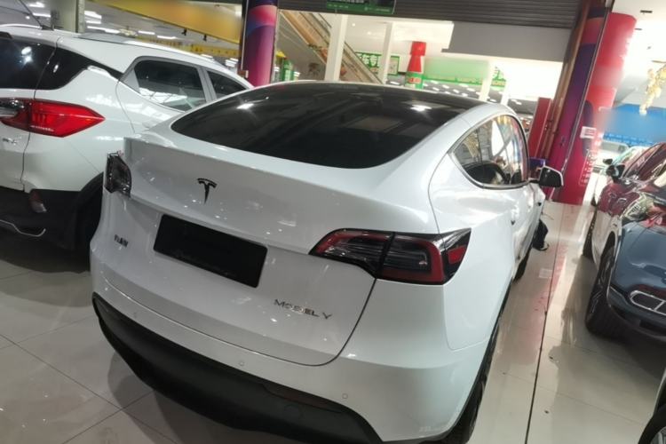 Used Tesla Model Y 2022 Rear-Wheel-Drive Version Rear Right 45 Deg