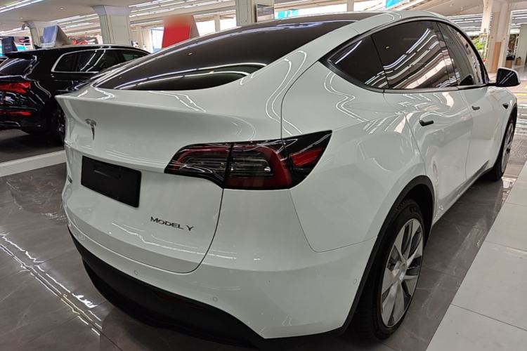 Used Tesla Model Y 2022 Rear-Wheel-Drive Version Rear Right 45 Deg
