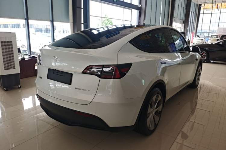 Used Tesla Model Y 2022 Rear-Wheel-Drive Version Rear Right 45 Deg