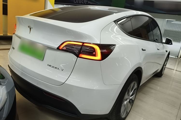 Used Tesla Model Y 2022 Rear-Wheel-Drive Version Rear Right 45 Deg