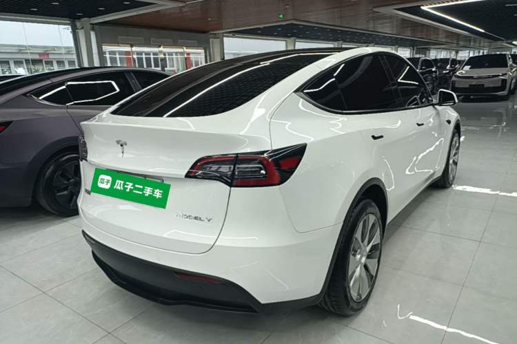 Used Tesla Model Y 2022 Long-Range All-Wheel-Drive Version Rear Right 45 Deg