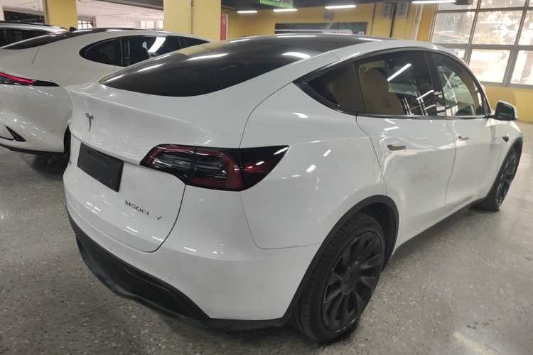 Used Tesla Model Y 2022 Long-Range All-Wheel-Drive Version Rear Right 45 Deg
