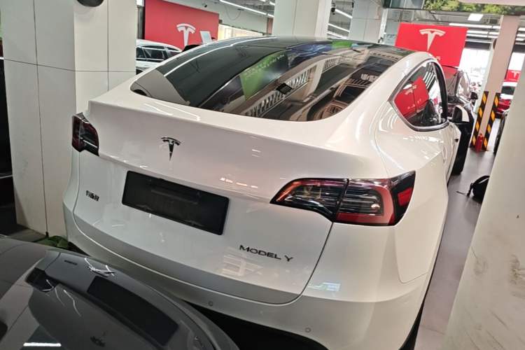Used Tesla Model Y 2022 Rear-Wheel-Drive Version Rear Right 45 Deg