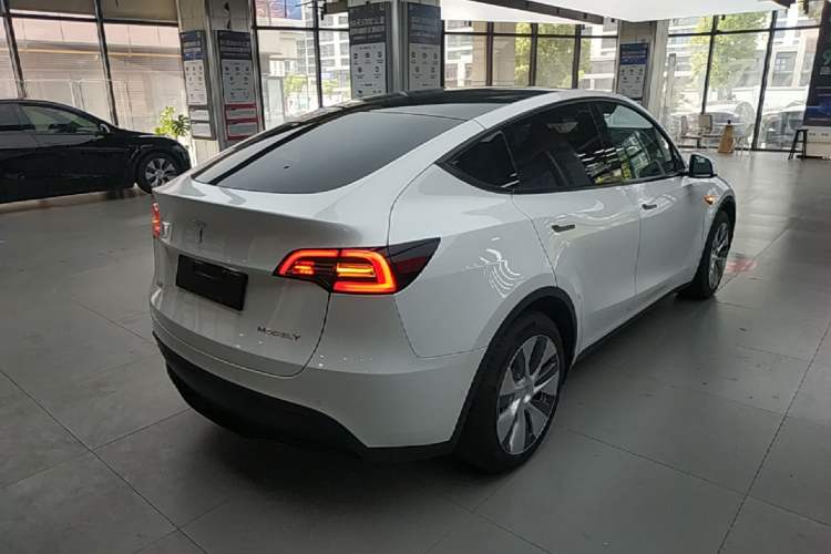 Used Tesla Model Y 2022 Revised Version Long-Range All-Wheel Drive Rear Right 45 Deg