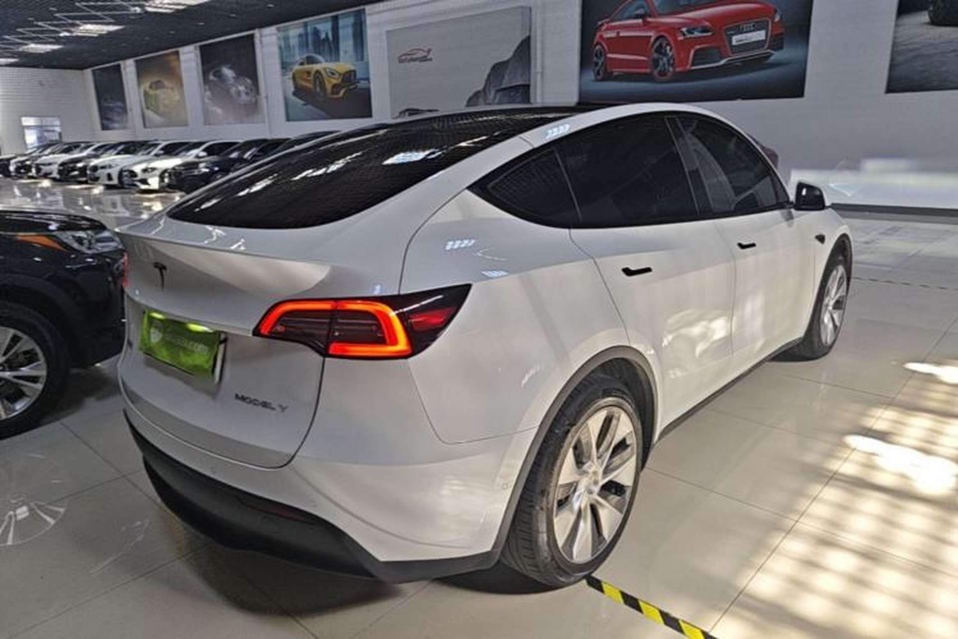 Used Tesla Model Y 2022 Rear-Wheel-Drive Version Rear Right 45 Deg