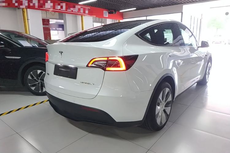 Used Tesla Model Y 2022 Rear-Wheel-Drive Version Rear Right 45 Deg