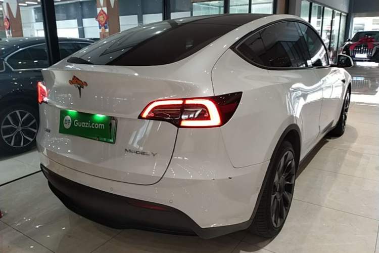 Used Tesla Model Y 2022 Long-Range All-Wheel-Drive Version Rear Right 45 Deg