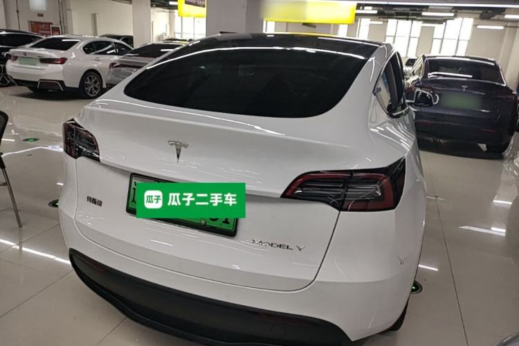 Used Tesla Model Y 2022 Rear-Wheel-Drive Version Rear Right 45 Deg