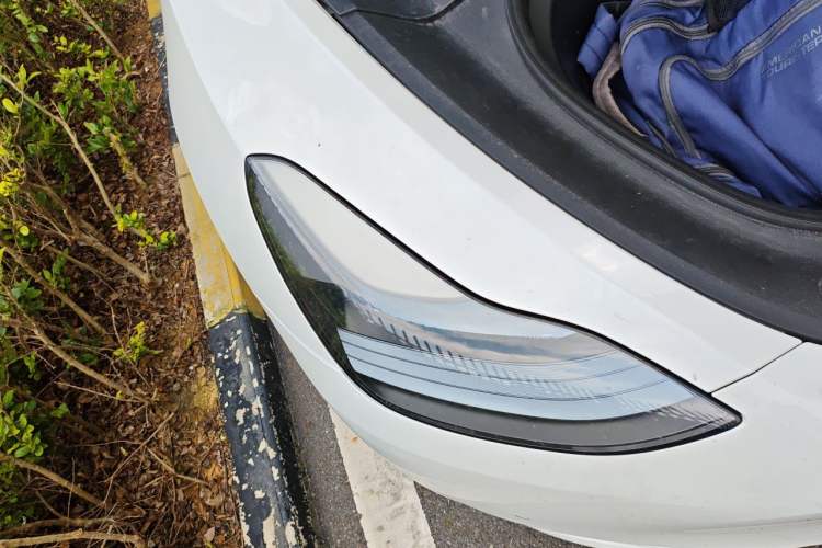 Used Tesla Model Y 2022 Performance High-Performance All-Wheel-Drive Version Right Front Headlight