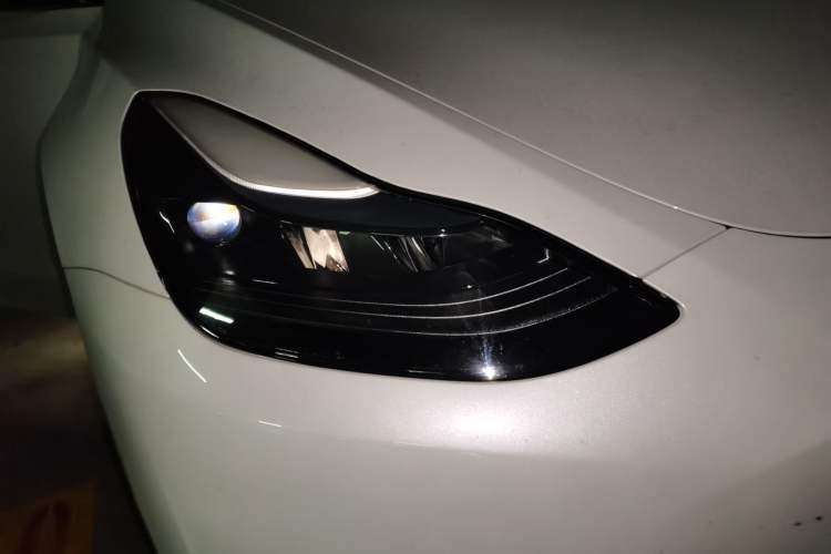 Used Tesla Model Y 2022 Rear-Wheel-Drive Version Right Front Headlight