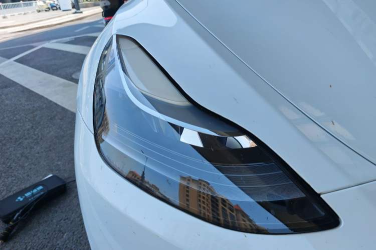 Used Tesla Model Y 2022 Long-Range All-Wheel-Drive Version Right Front Headlight