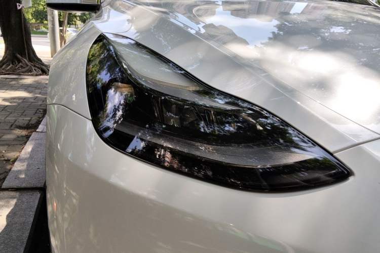 Used Tesla Model Y 2022 Long-Range All-Wheel-Drive Version Right Front Headlight