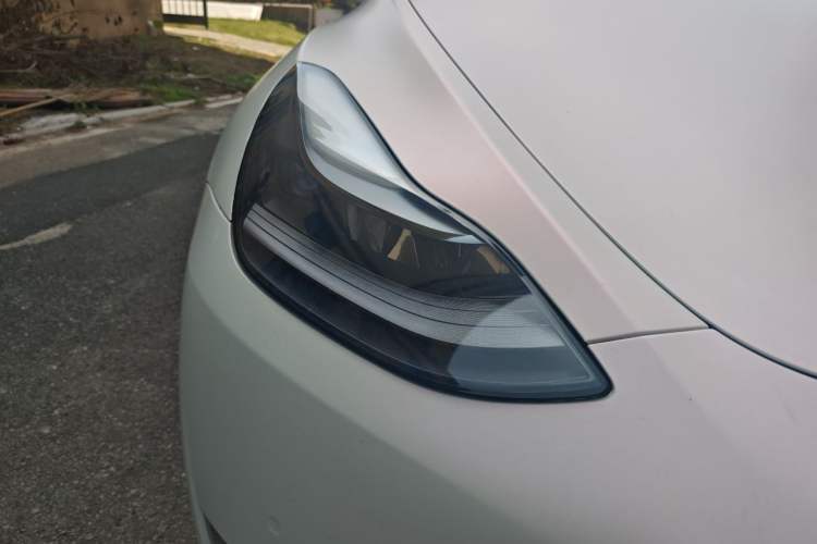 Used Tesla Model Y 2022 Long-Range All-Wheel-Drive Version Right Front Headlight