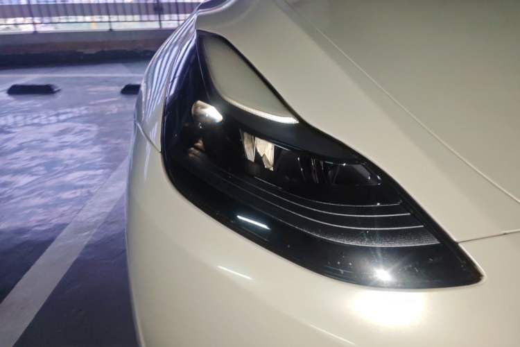 Used Tesla Model Y 2022 Revised Version Rear-Wheel Drive Right Front Headlight