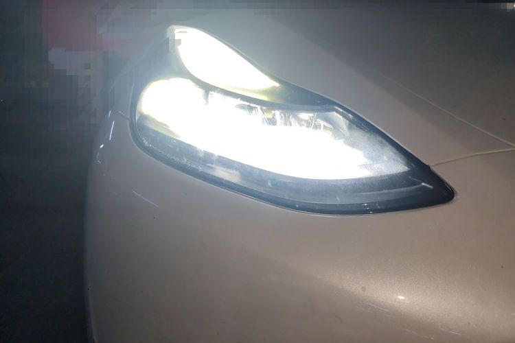 Used Tesla Model Y 2022 Rear-Wheel-Drive Version Right Front Headlight