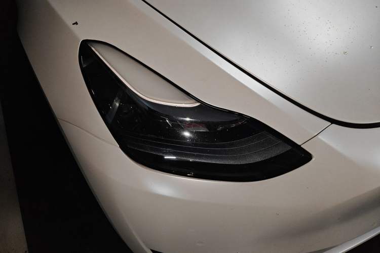 Used Tesla Model Y 2022 Long-Range All-Wheel-Drive Version Right Front Headlight
