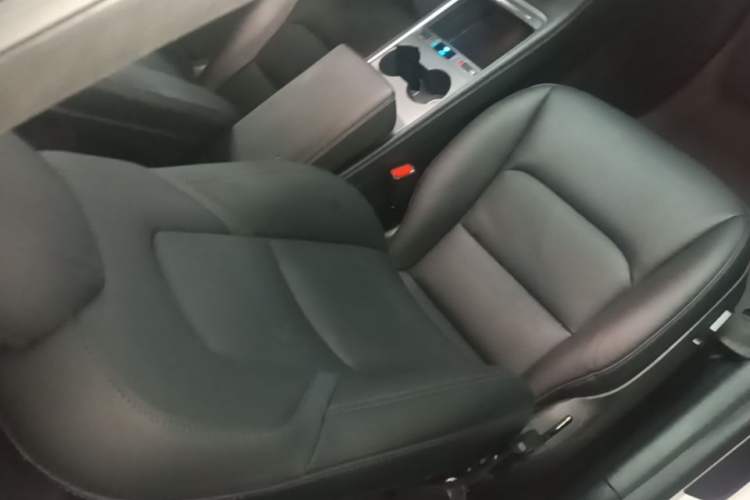 Used Tesla Model Y 2022 Performance High-Performance All-Wheel-Drive Version Right Front Seat