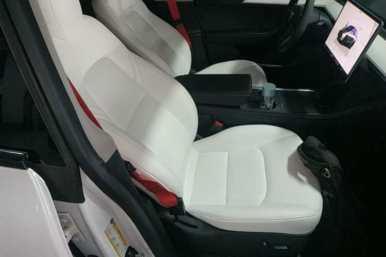 Used Tesla Model Y 2022 Performance High-Performance All-Wheel-Drive Version Right Front Seat
