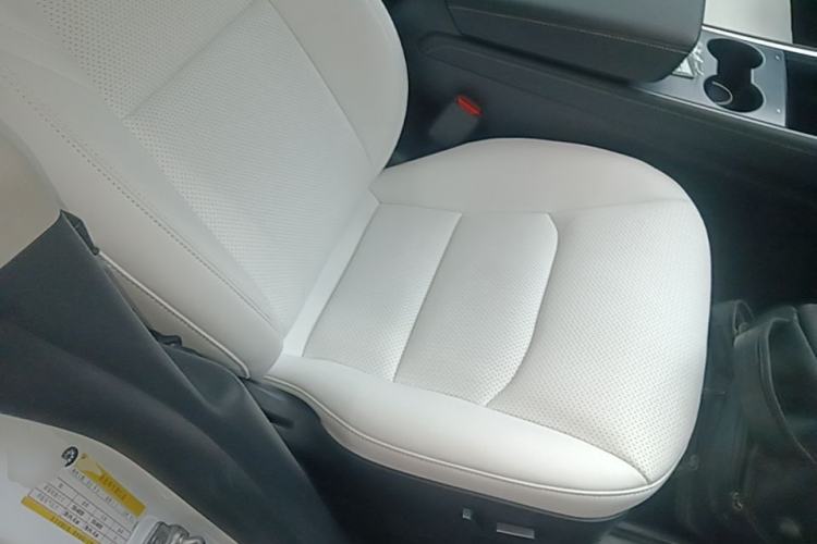 Used Tesla Model Y 2022 Rear-Wheel-Drive Version Right Front Seat