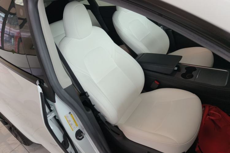 Used Tesla Model Y 2022 Long-Range All-Wheel-Drive Version Right Front Seat