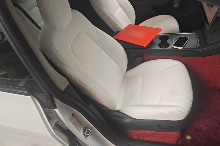 Used Tesla Model Y 2022 Long-Range All-Wheel-Drive Version Right Front Seat