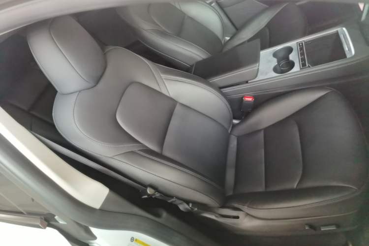 Used Tesla Model Y 2022 Rear-Wheel-Drive Version Right Front Seat